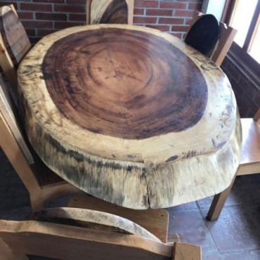 Mesa tronco de madera redonda